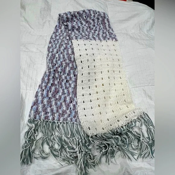 Grey white 52 inch scarf - Picture 1 of 1